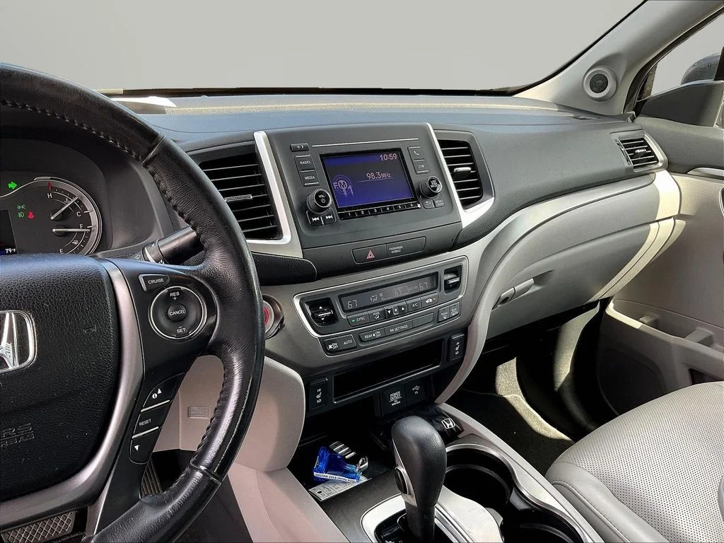 Certified Used 2019 Obsidian Blue Pearl Honda RTL image 11