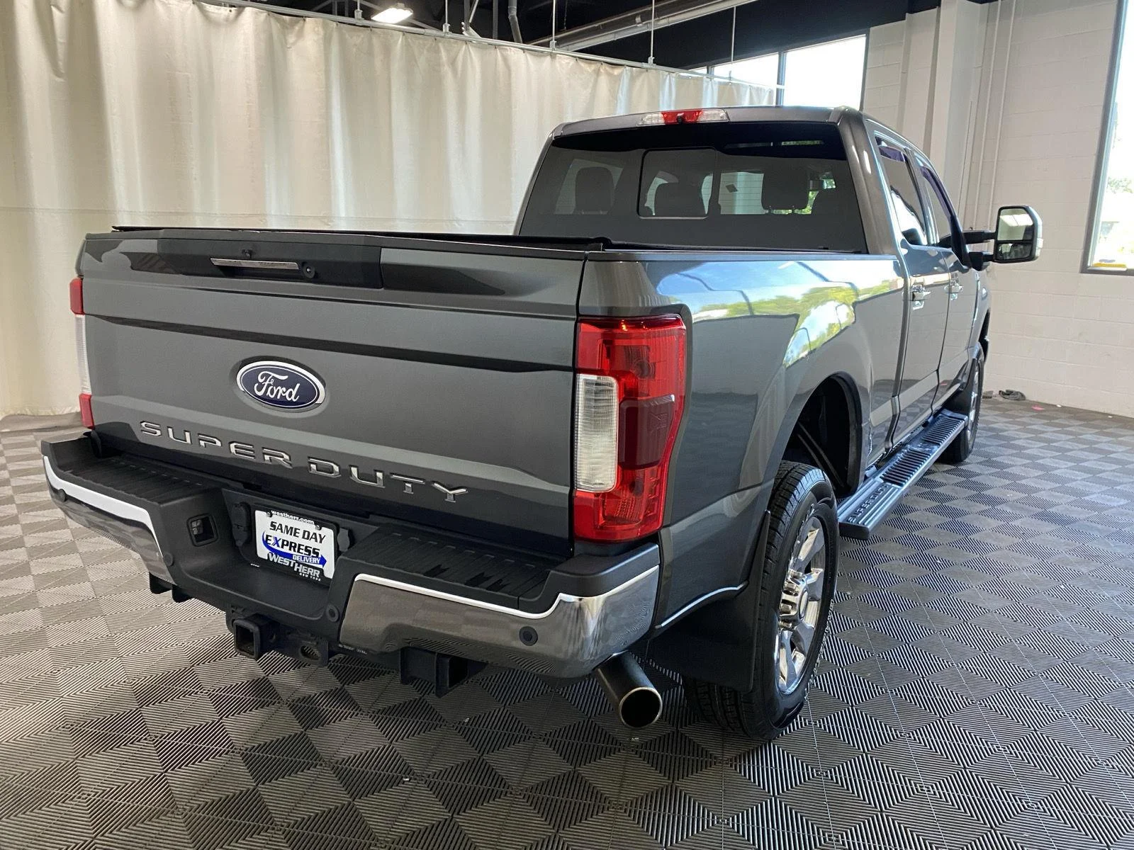 Used 2019 Magnetic Ford LARIAT image 14