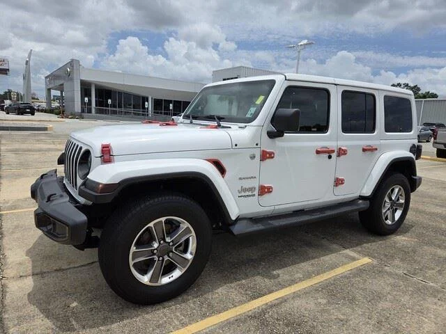 Used 2021 Bright White Clearcoat Jeep Unlimited Sahara image 9