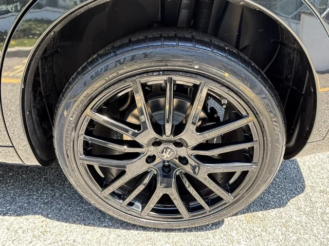 Used 2022 Nero Ribelle Metallic Maserati Modena ~ RARE Fuoriserie Zegna Pelletessuta !!!!! image 16