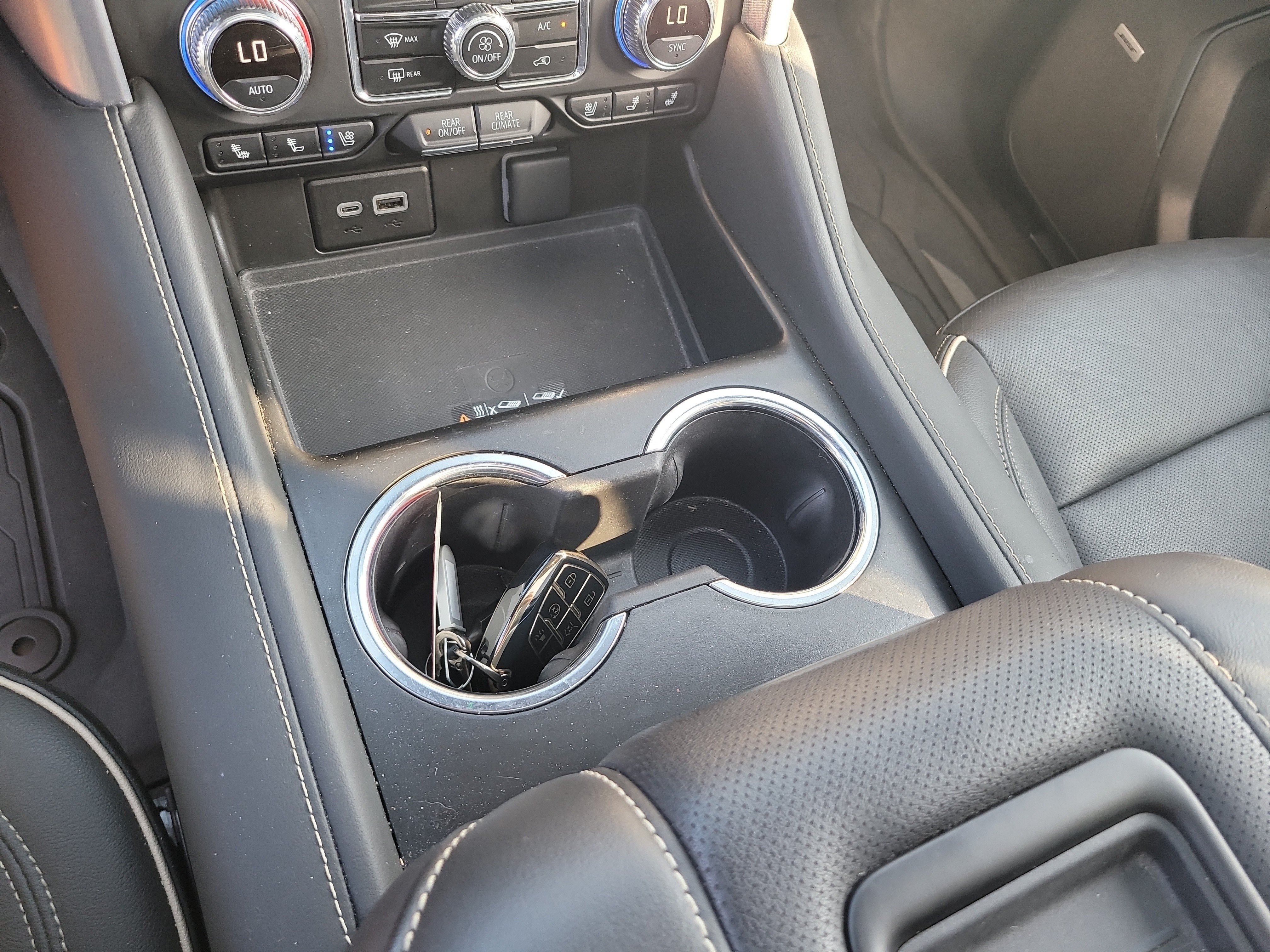 Used 2024 Sterling Metallic GMC SLT image 27