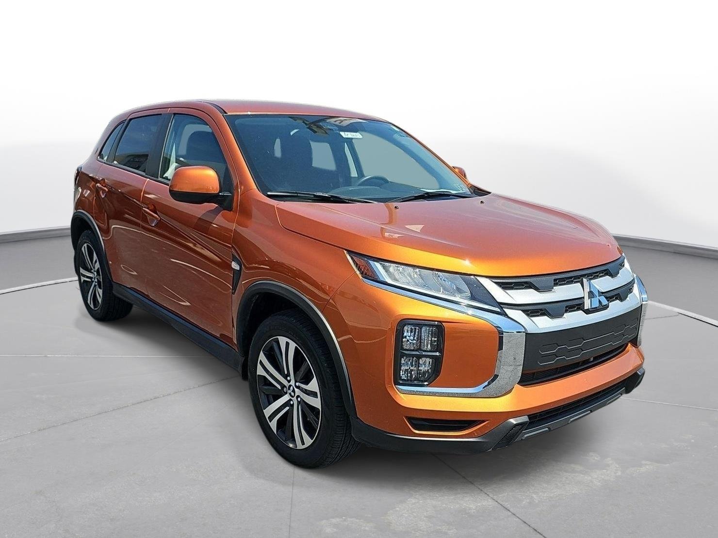Used 2025 Sunshine Orange Metallic Mitsubishi ES image 4
