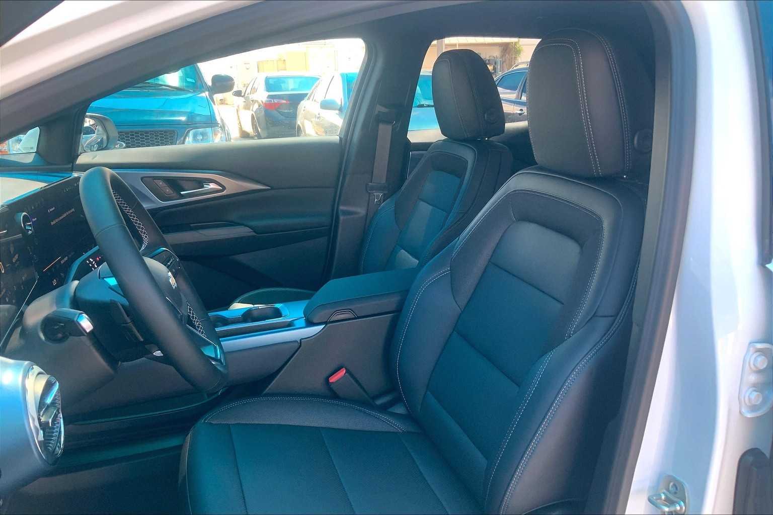 2026 Chevrolet Equinox EV 2LT - Photo 9