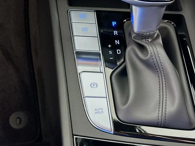 New 2026 Hyundai ELANTRA Limited