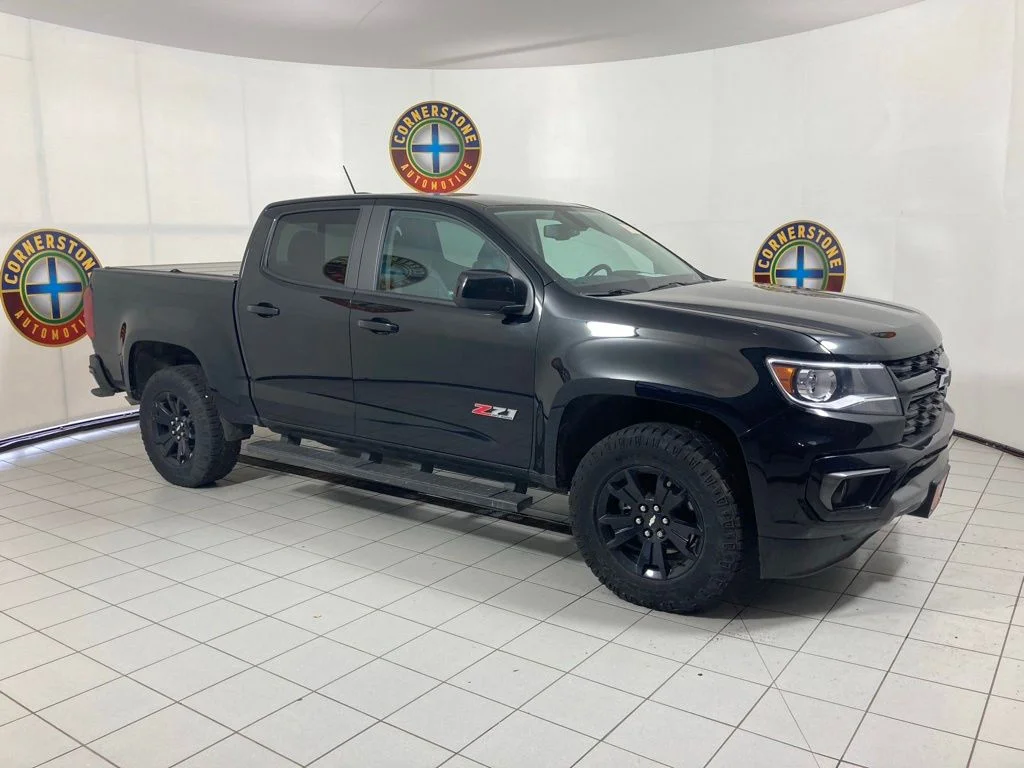 Used 2022 Black Chevrolet Z71 image 19