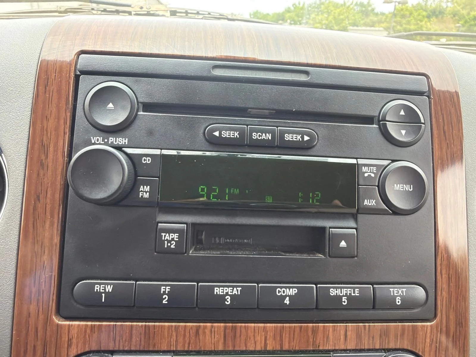 Used 2004 Red Ford Lariat image 19