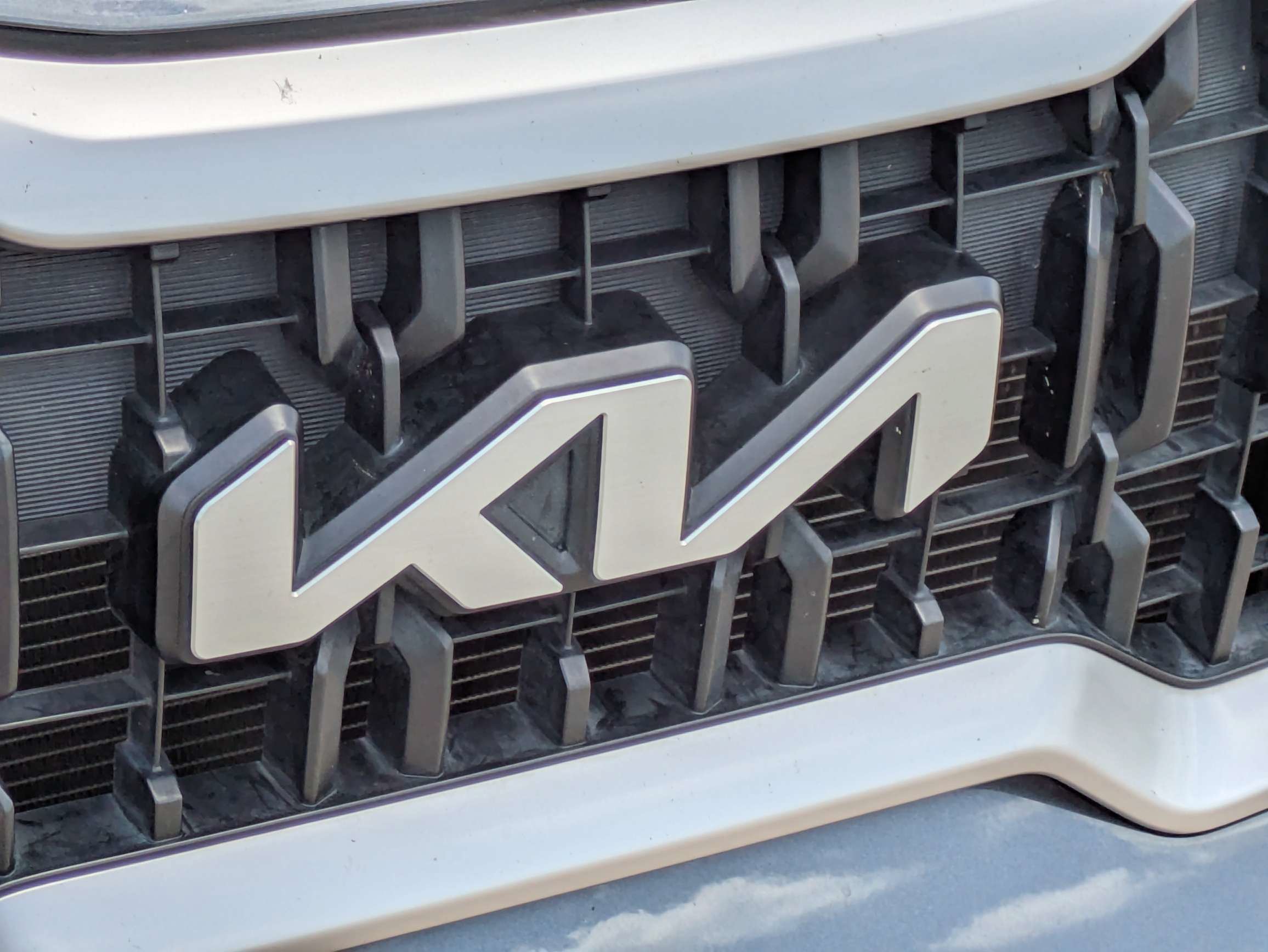 Certified Used 2024 Gravity Gray Kia LX image 13