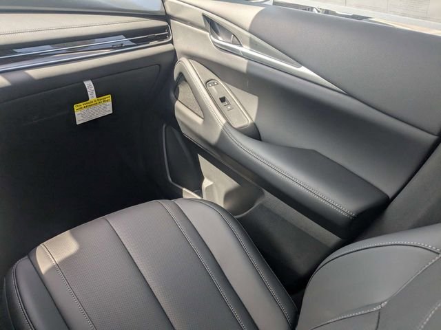 New 2027 RADIANT WHITE INFINITI Pure FWD image 17