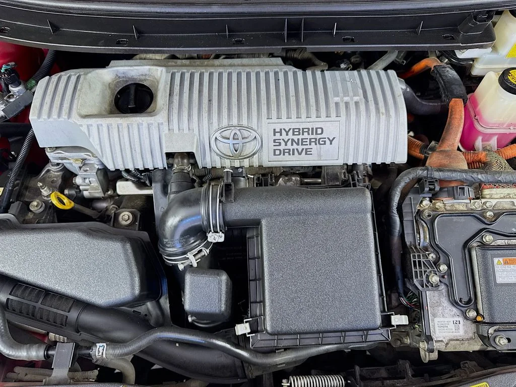 Used 2014 Red Toyota Five image 35