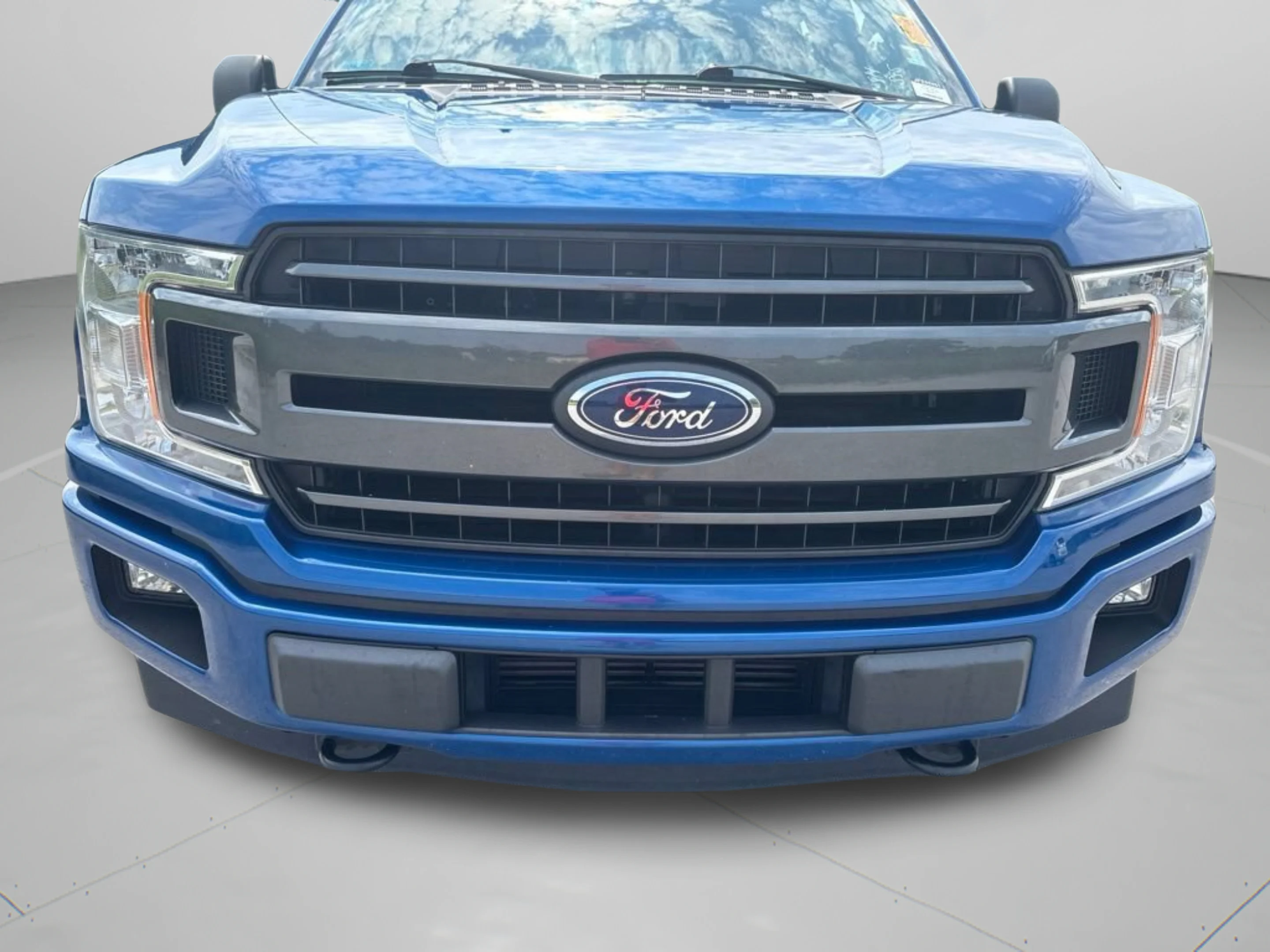 Used 2018 Lightning Blue Ford XLT image 28