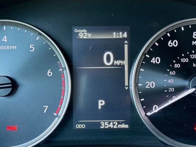 2025 Lexus IS 300 - Photo 11