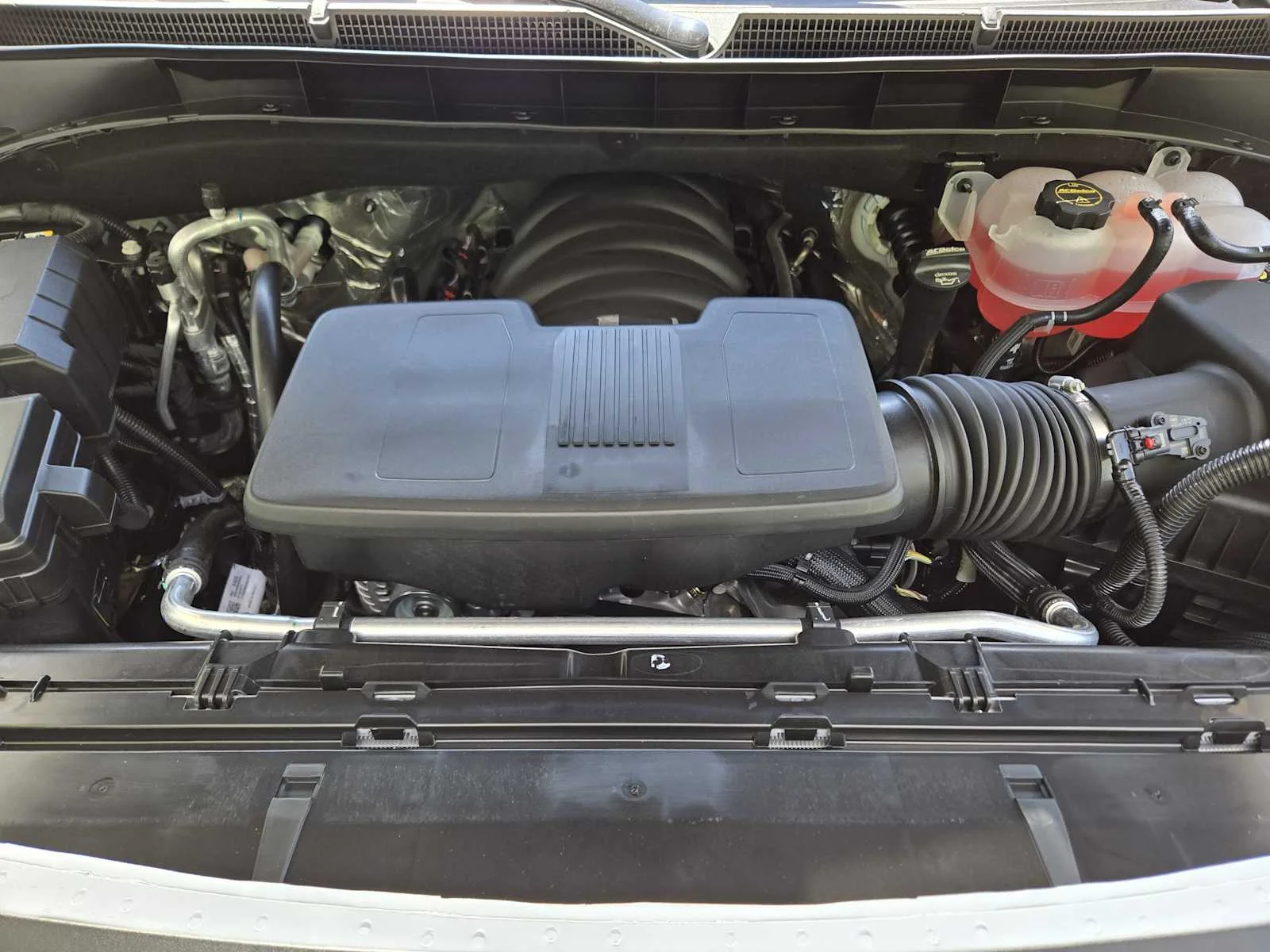 New 2027 Glacier White Tricoat GMC Denali Ultimate image 20