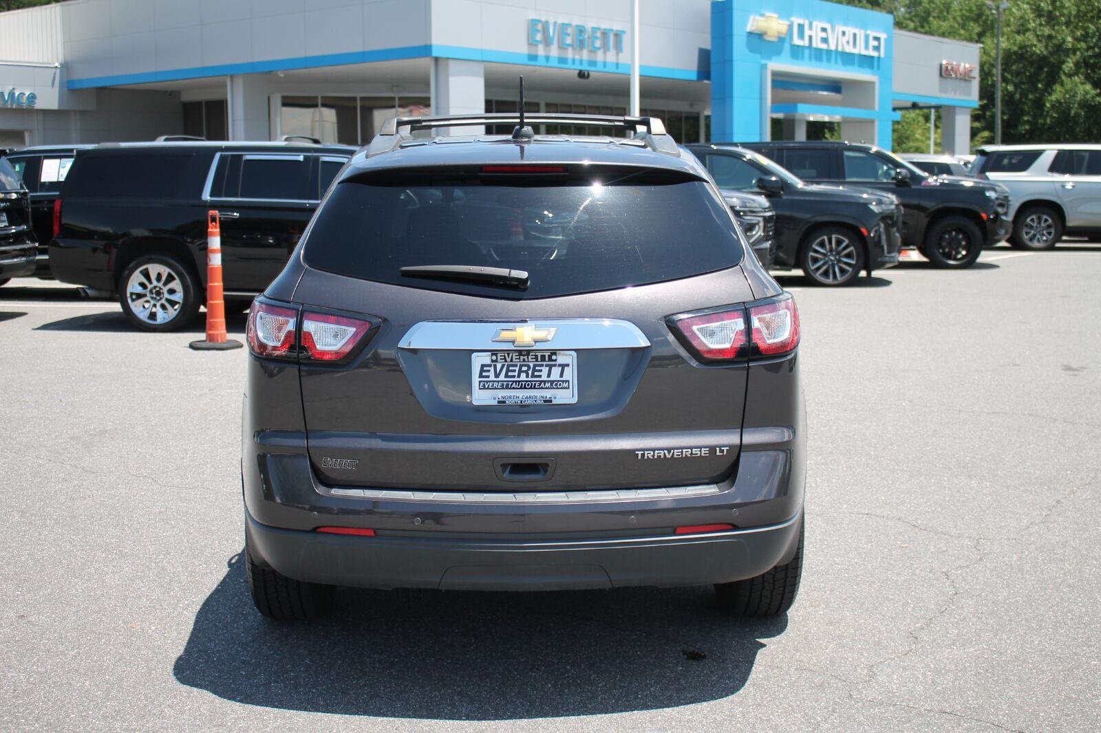 Used 2016 TUNGSTEN METALLIC Chevrolet LT image 7