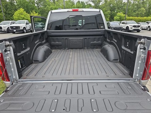 Used 2025 Silver Ford XLT image 12