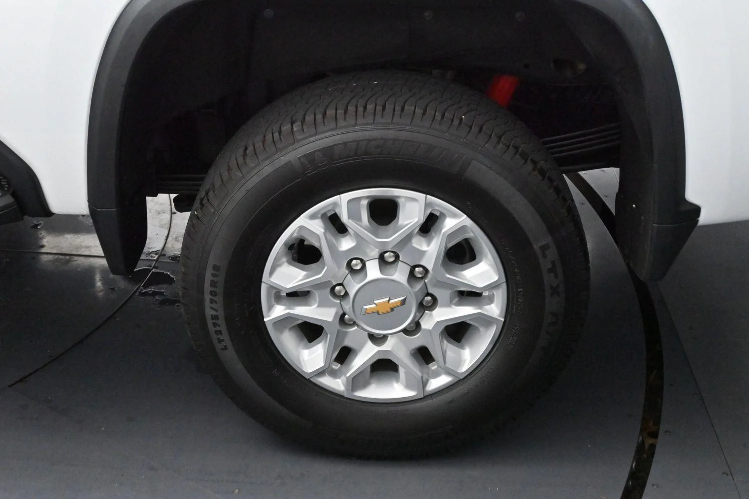 Used 2025 Summit White Chevrolet LT image 32