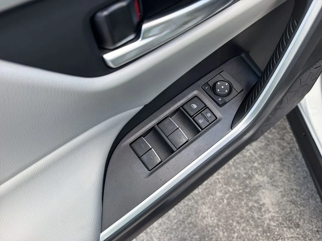 Used 2025 White Toyota XLE image 30