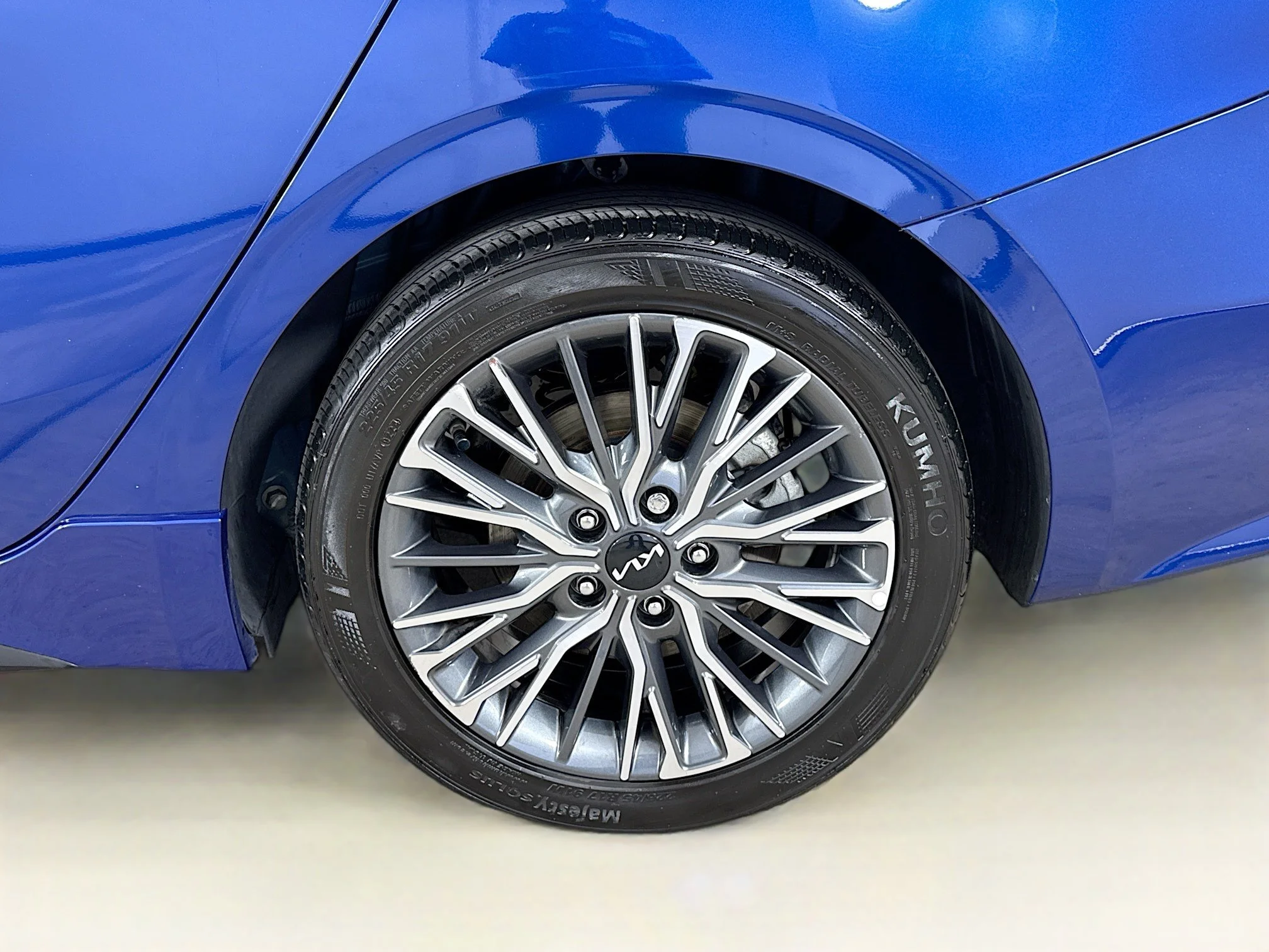 Used 2024  Kia GT-Line image 32