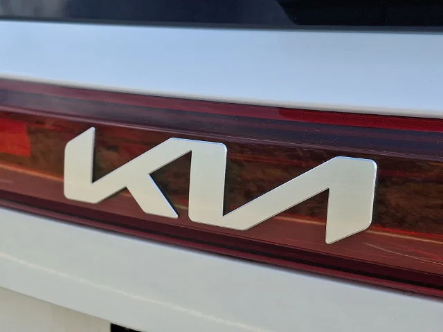 Certified Used 2024 White Kia S image 31