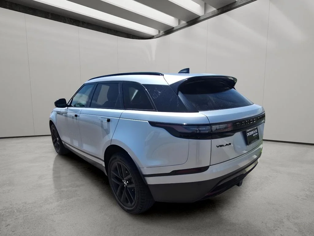 Used 2024 Silver Land Rover S image 3