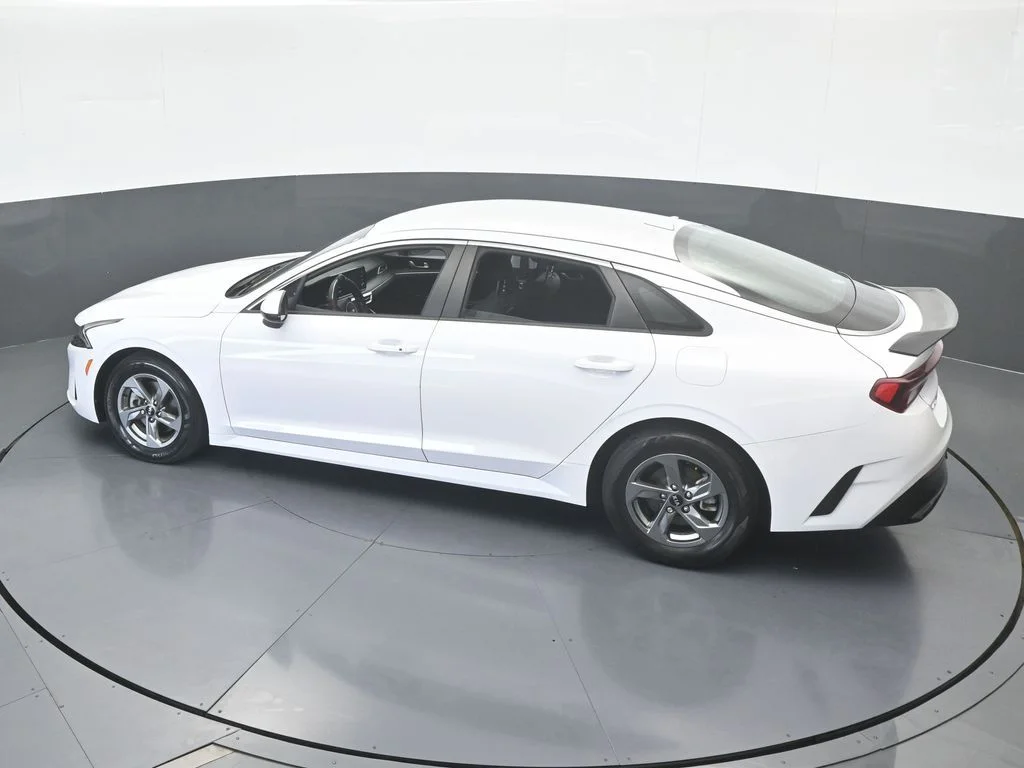 Used 2021 Glacial White Pearl Kia LXS image 51