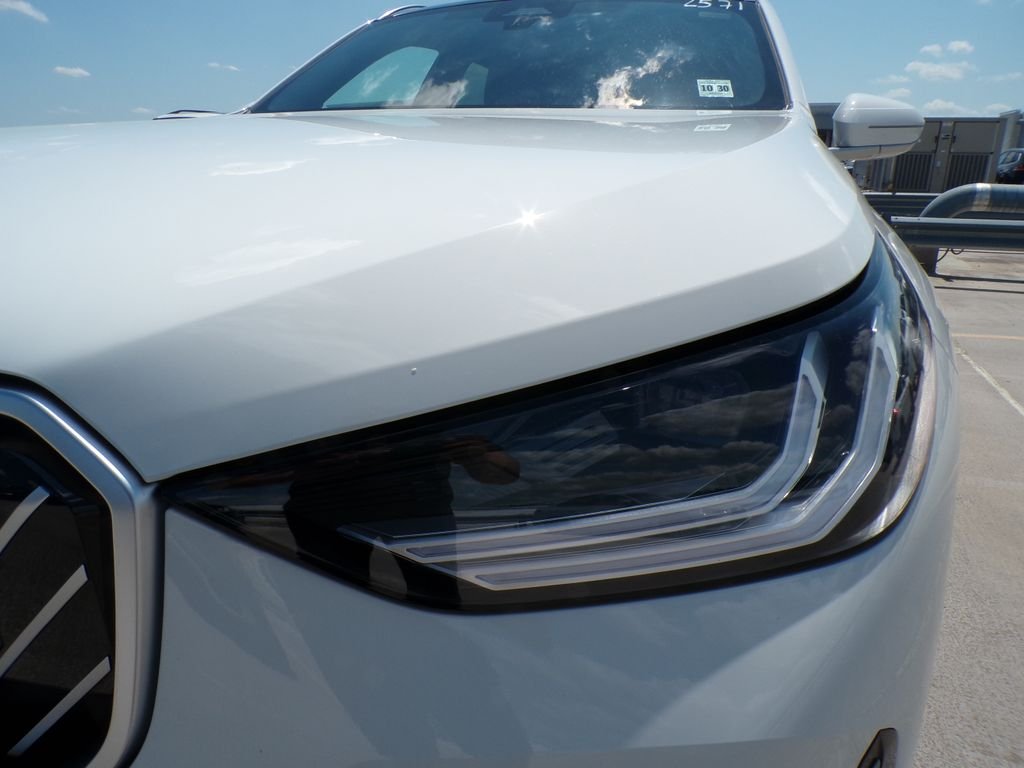 Certified Used 2026 Alpine White BMW 30 xDrive image 9