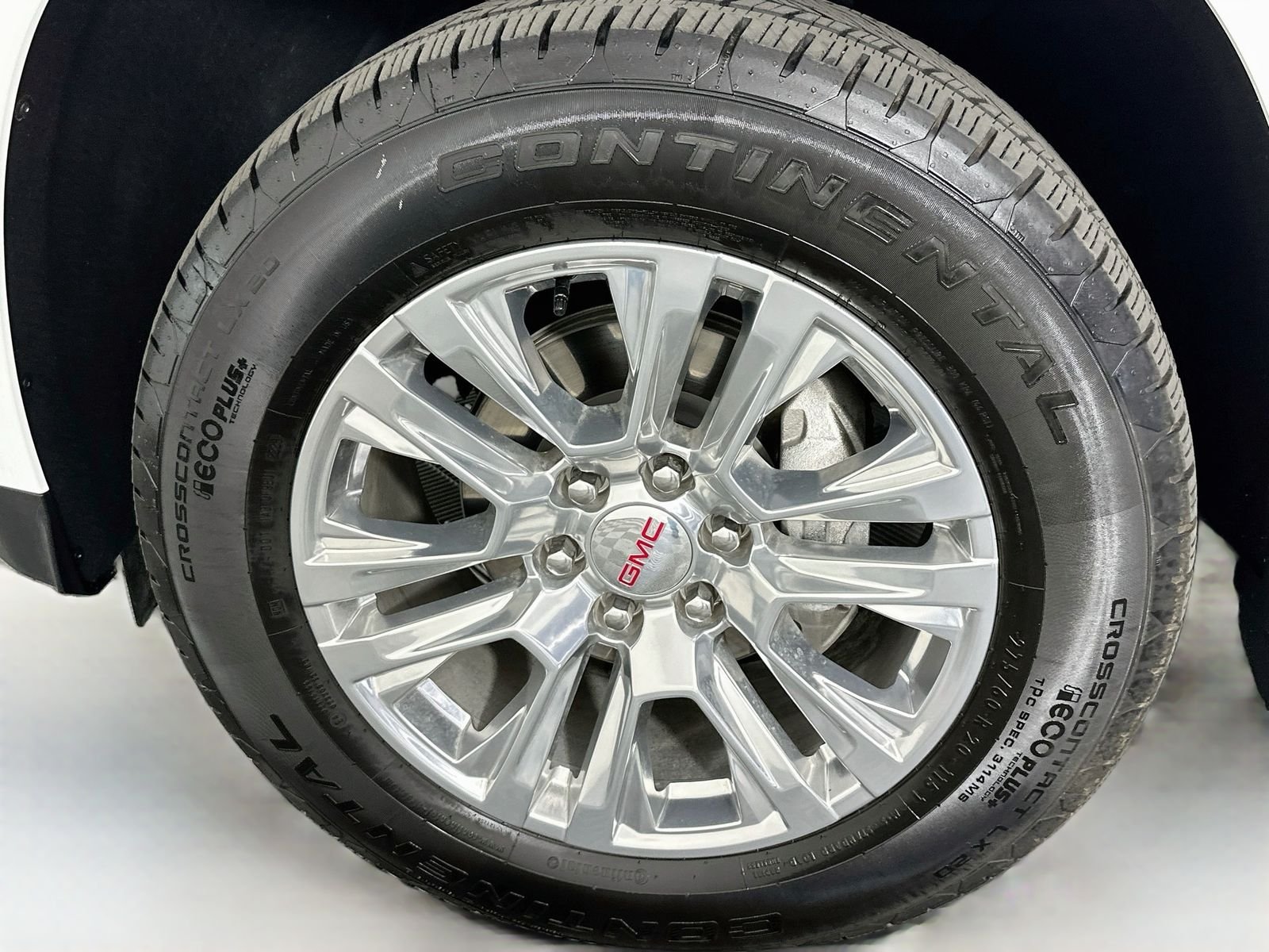Used 2025 Summit White GMC Denali image 34