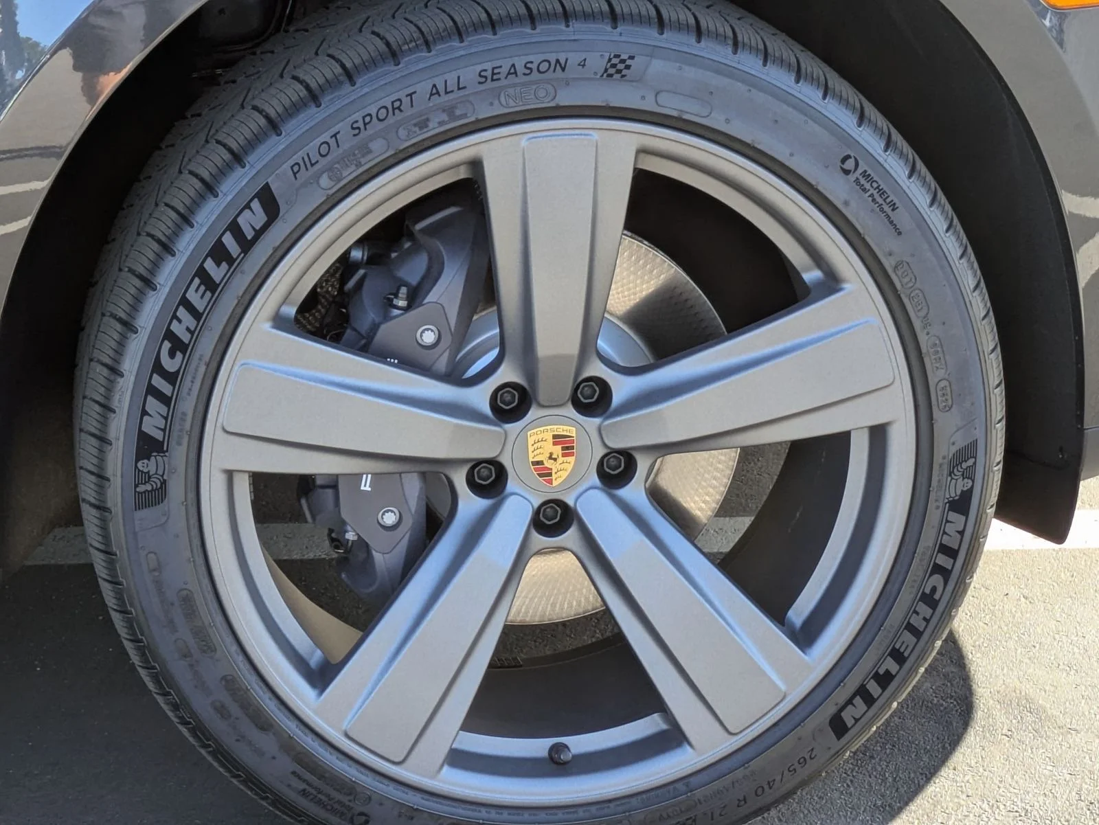 2026 Porsche Macan T - Photo 12