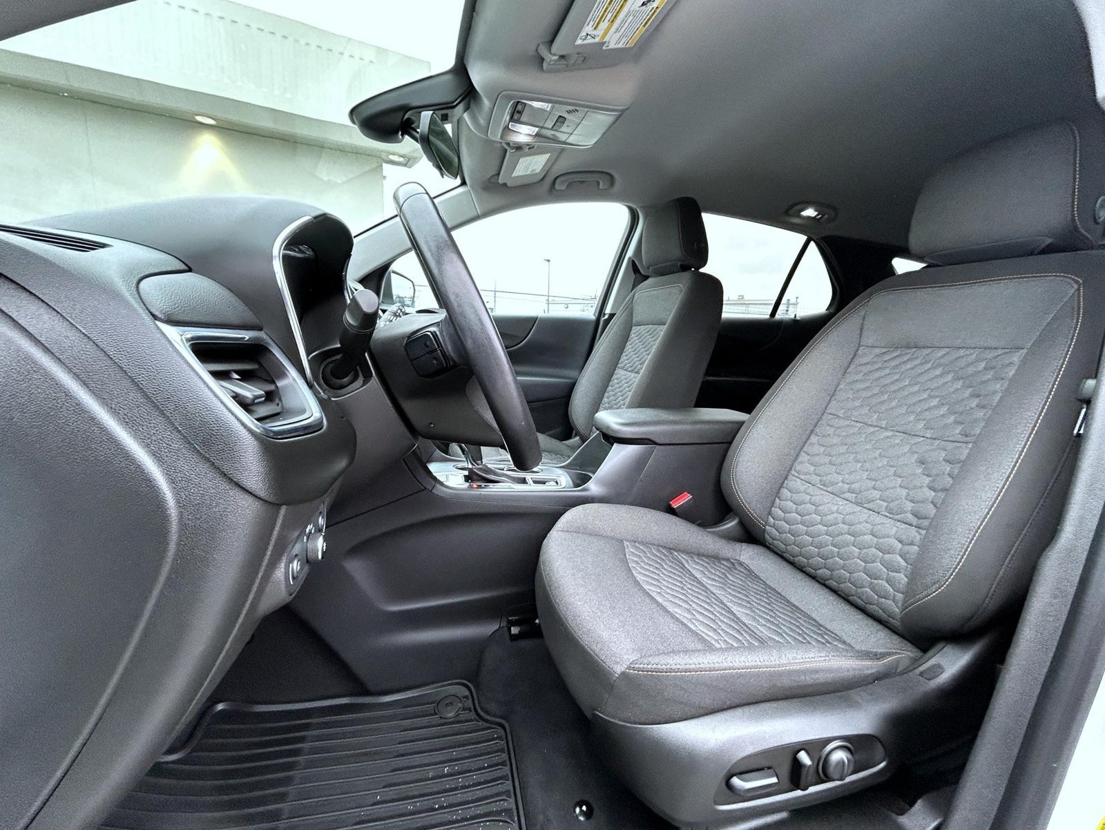 2020 Chevrolet Equinox LT - Photo 11