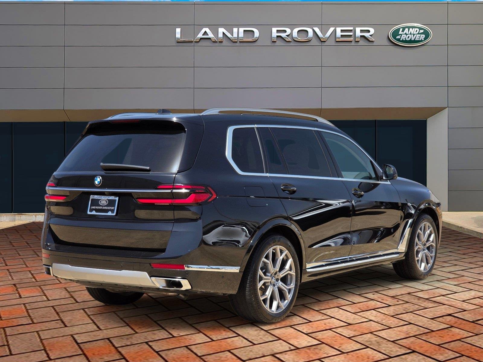 Used 2023 Black Sapphire Metallic BMW xDrive40i image 4