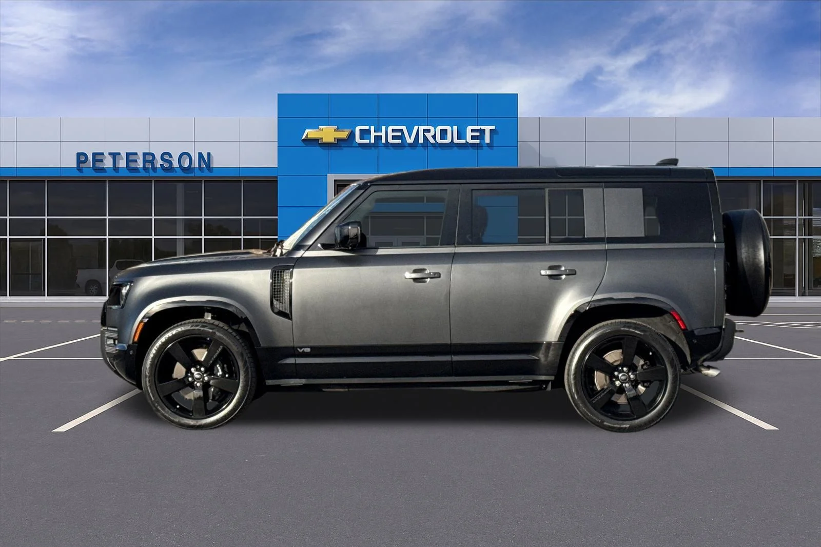 Used 2025 Gray Land Rover V8 image 7