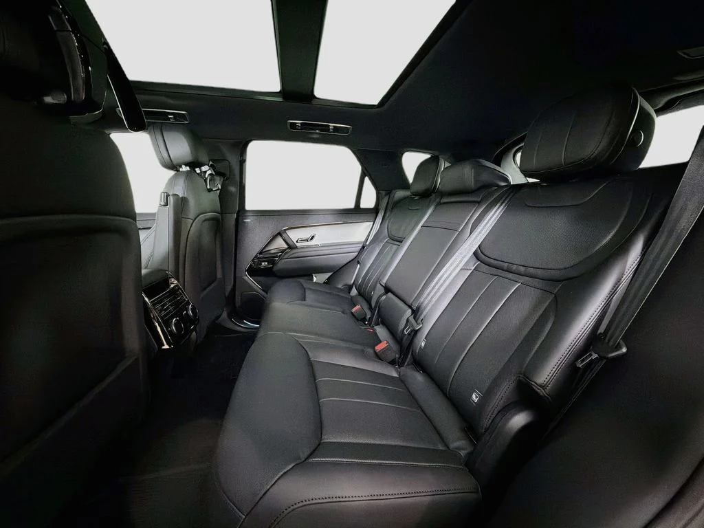 New 2027 Carpathian Grey Land Rover SE image 26