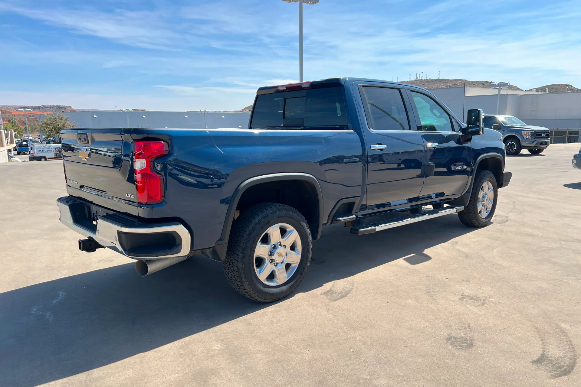 2022 Chevrolet Silverado 3500HD LTZ - Photo 5