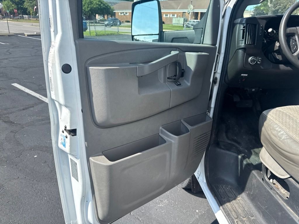 Used 2017 White Chevrolet Work Van image 10