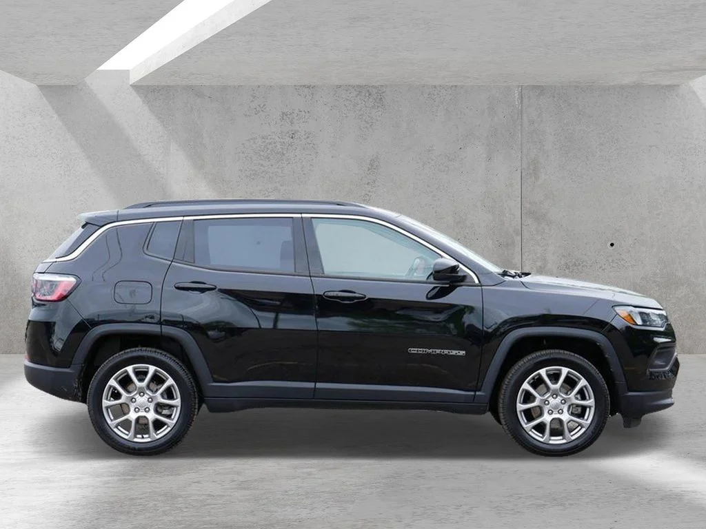 Certified 2022 Jeep Compass Latitude Lux with VIN 3C4NJDFB8NT186335 for sale in White Bear Lake, Minnesota