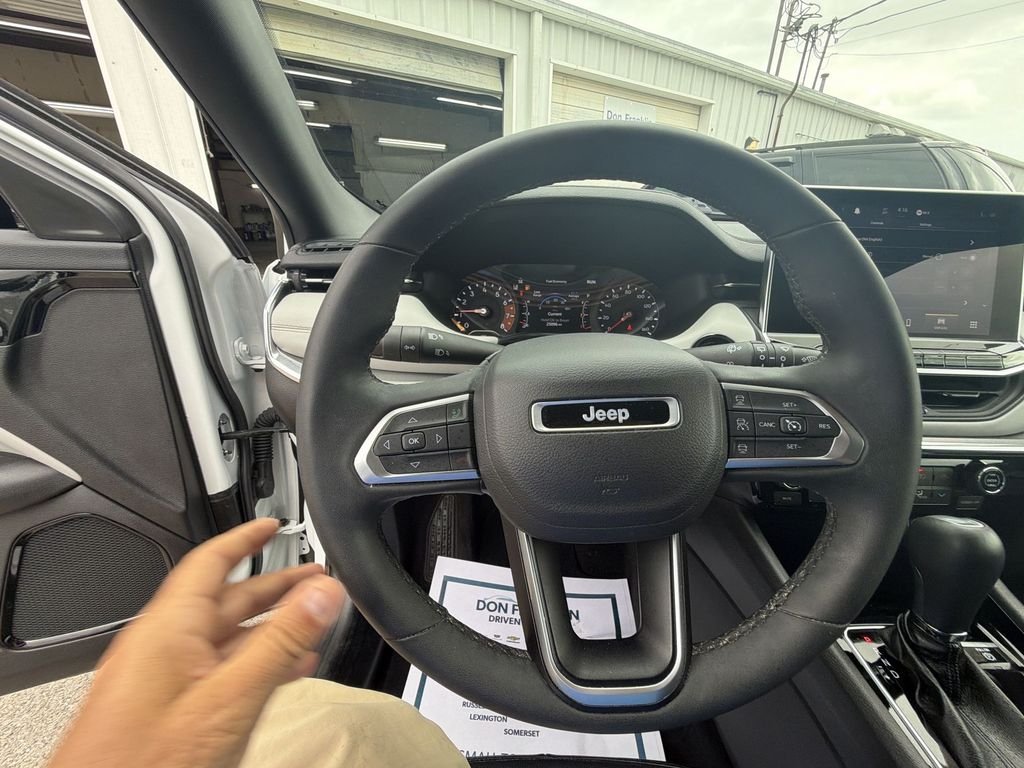 Used 2023 White Jeep Limited image 14