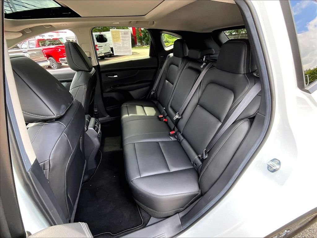 Used 2025 White Nissan SL image 15