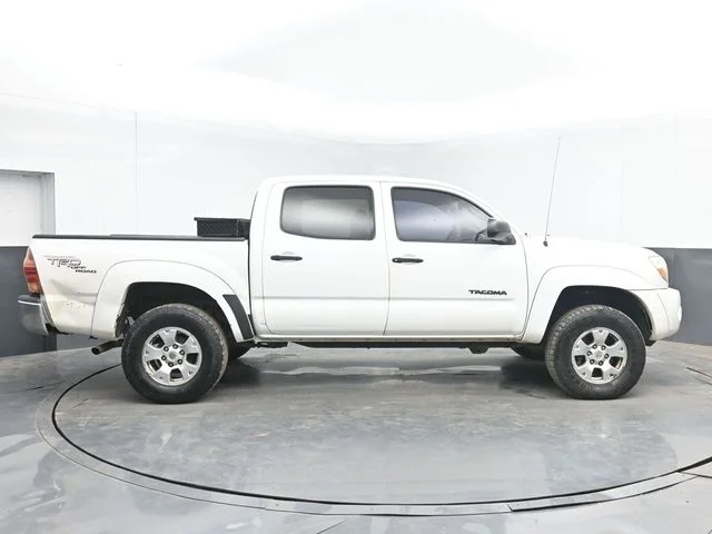 Used 2008 Super White Toyota Base image 11