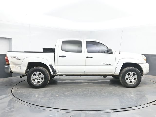 Used 2008 White Toyota Base image 10
