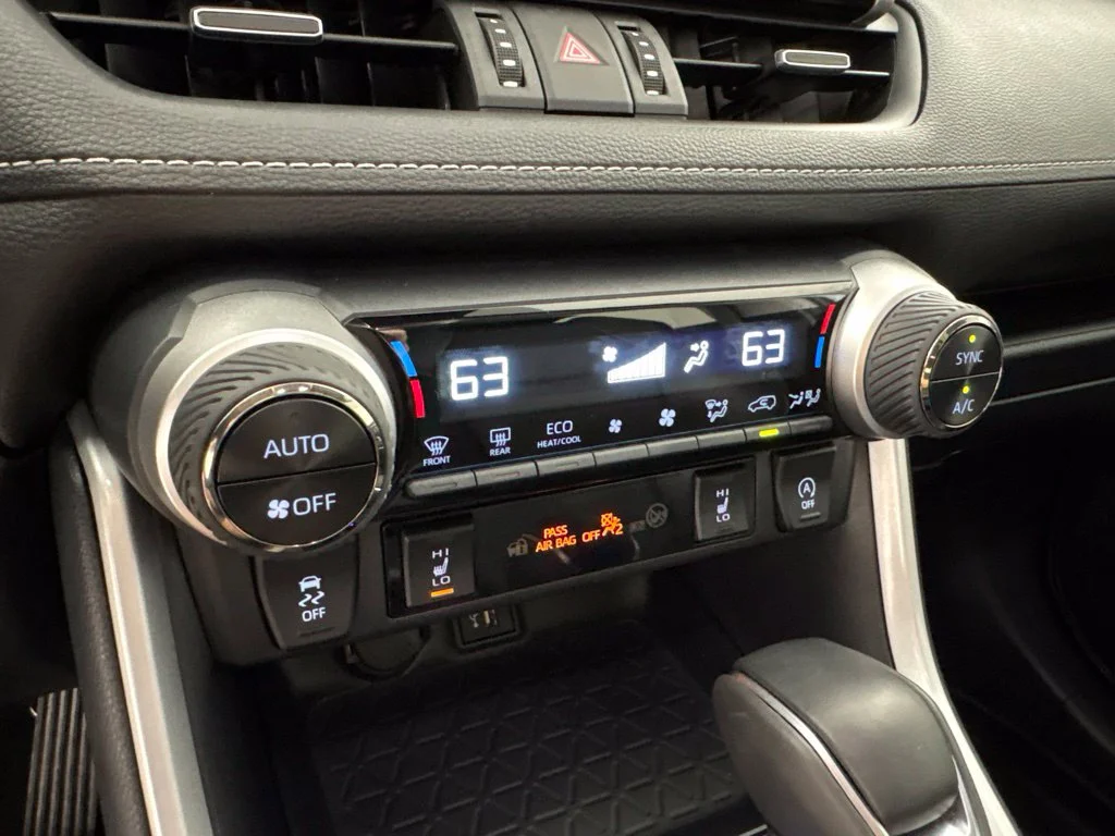 Used 2025 Silver Toyota XLE Premium image 38
