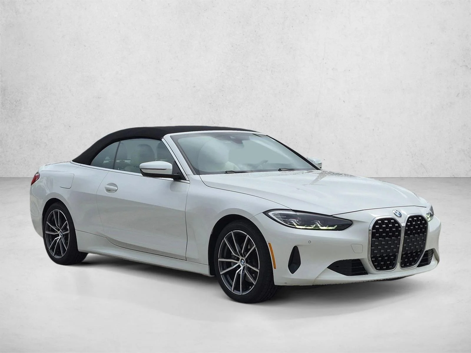 Used 2022 Alpine White BMW 430i xDrive image 3