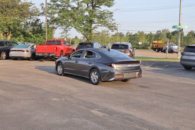 Used 2026 Gray Hyundai SE image 5
