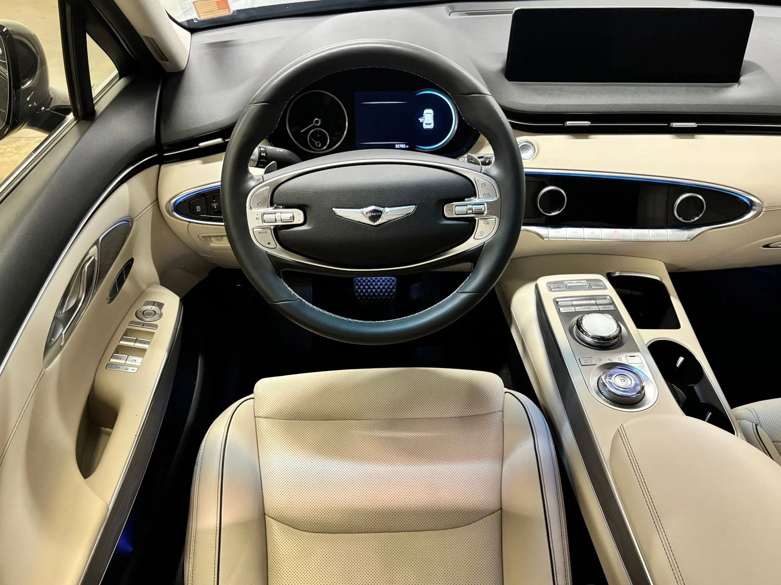 Used 2022 Gray Genesis 2.5T image 13