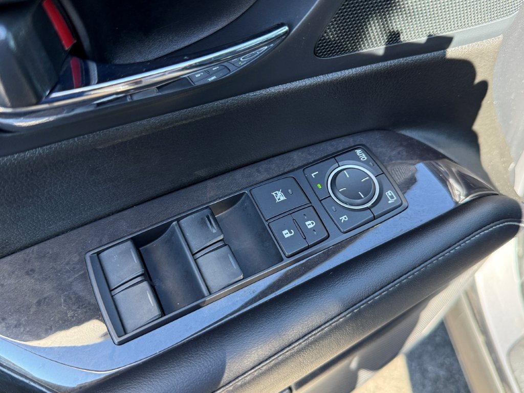 Used 2014 Gray Lexus 350 image 11