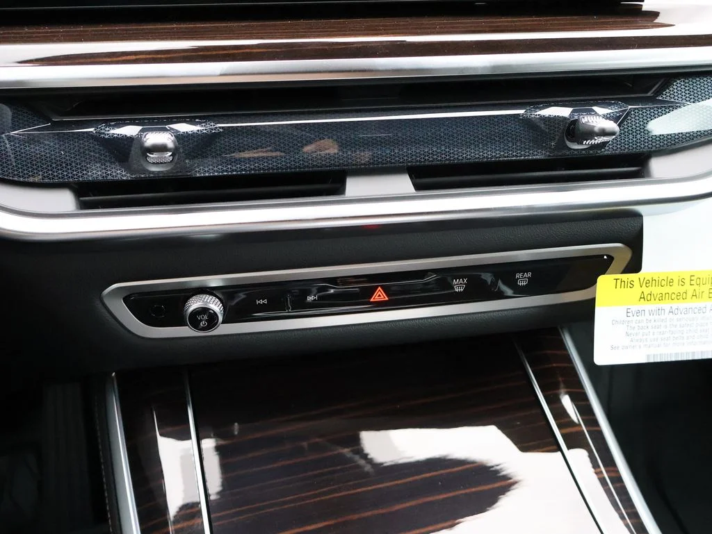 New 2026 Mineral White Metallic BMW xDrive40i image 27