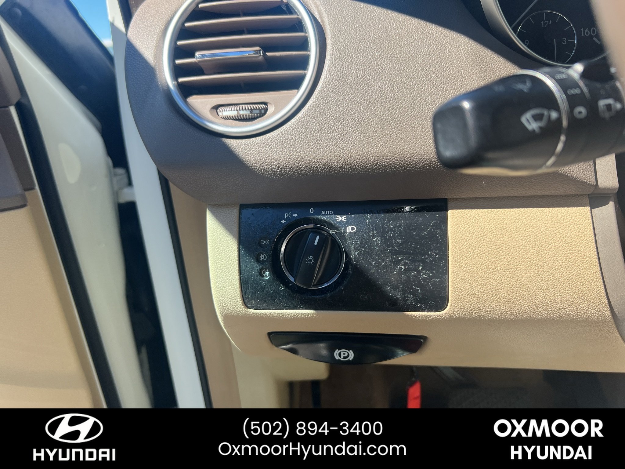 Used 2010 Arctic White Mercedes-Benz ML350 4MATIC® image 9
