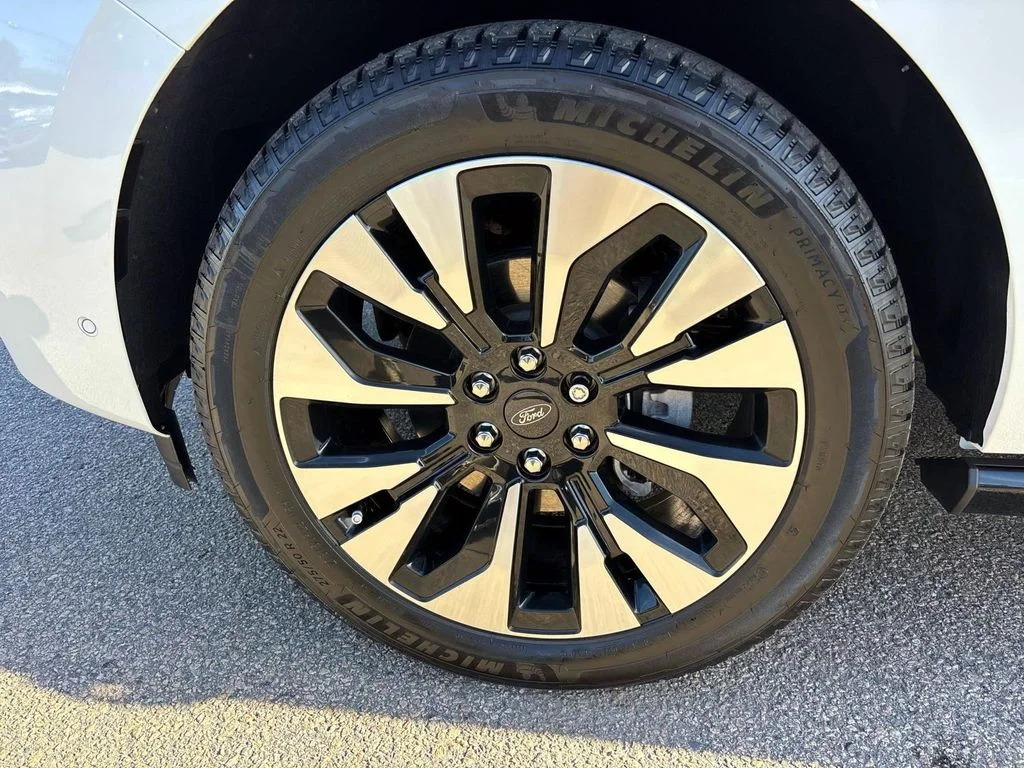 Used 2025 White Ford Platinum image 7