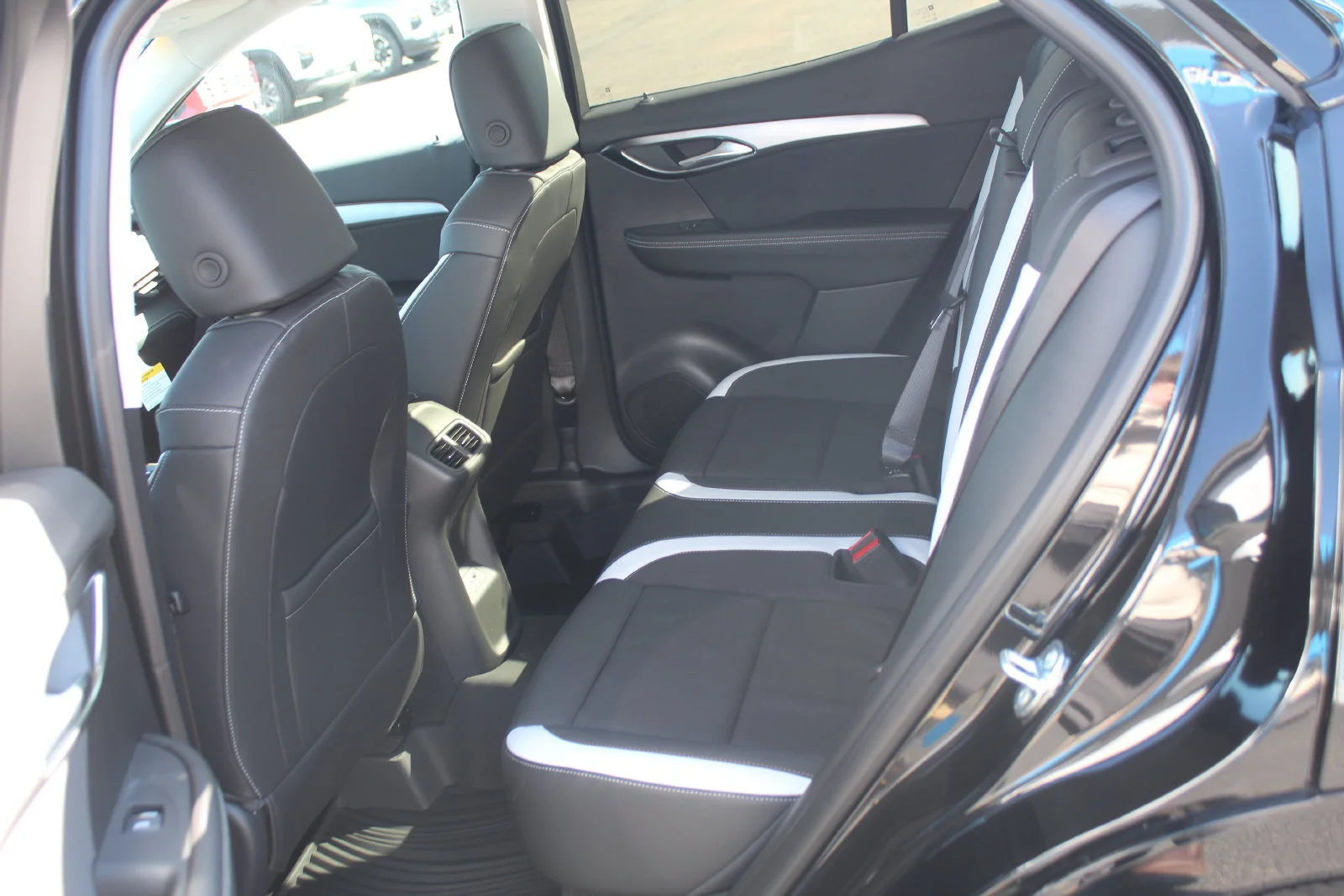 2026 Buick Envision Sport Touring - Photo 9