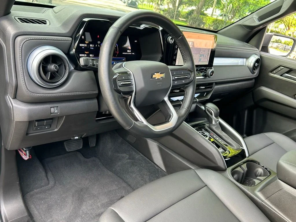 Used 2025 Gray Chevrolet LT image 18