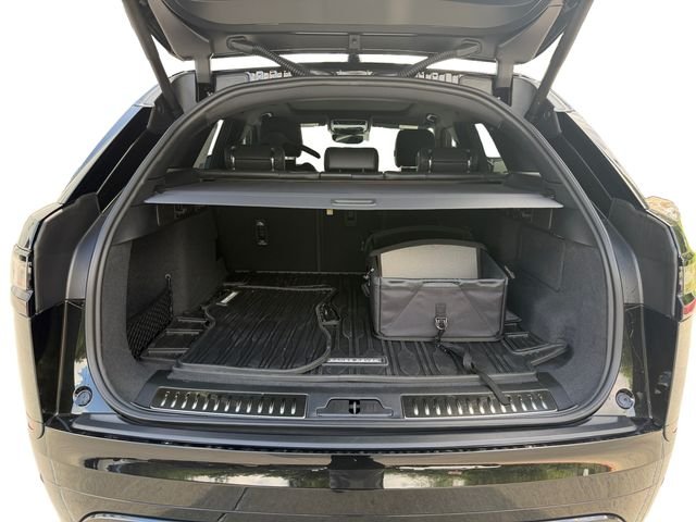 New 2026 Santorini Black Land Rover P250 Base image 18