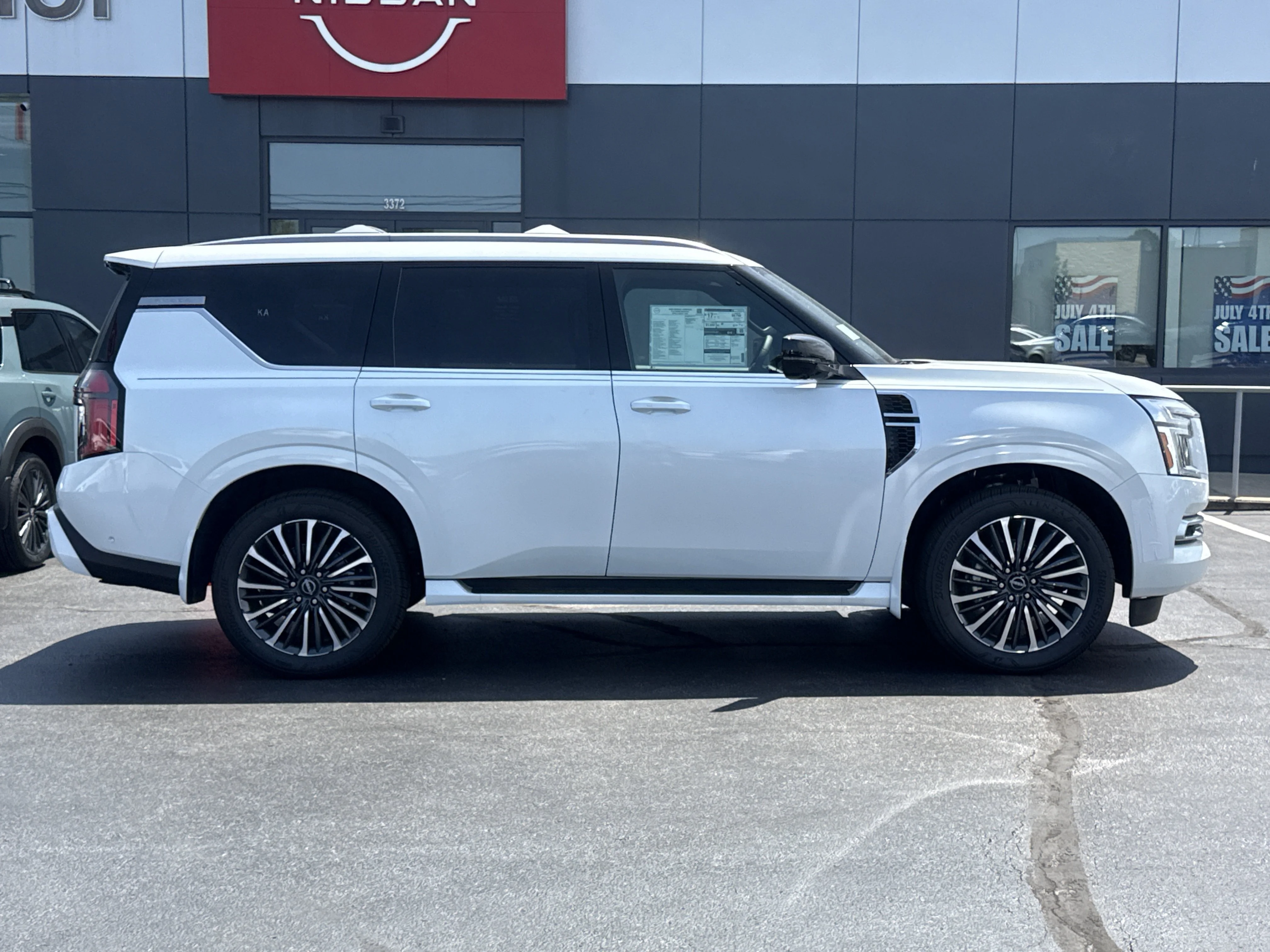 New 2026 Everest White Pearl Tricoat Nissan Platinum Reserve 4WD image 2